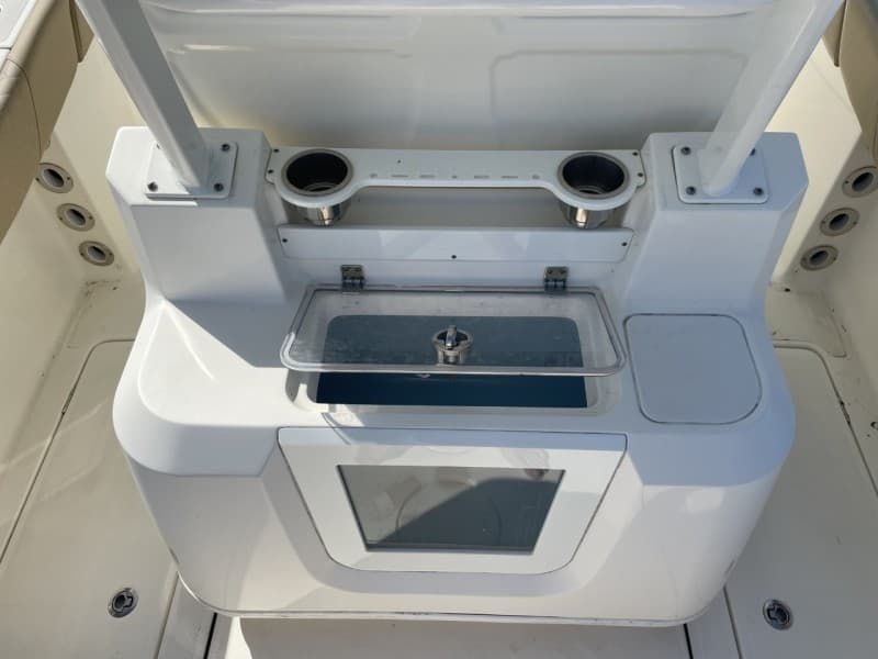 2020 Pioneer 266 Pelagic - live well