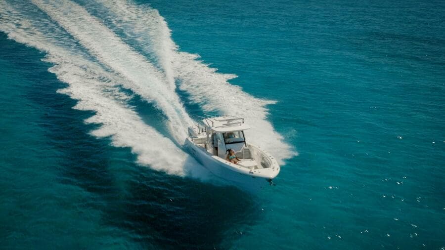 2019 Everglades 355 CC