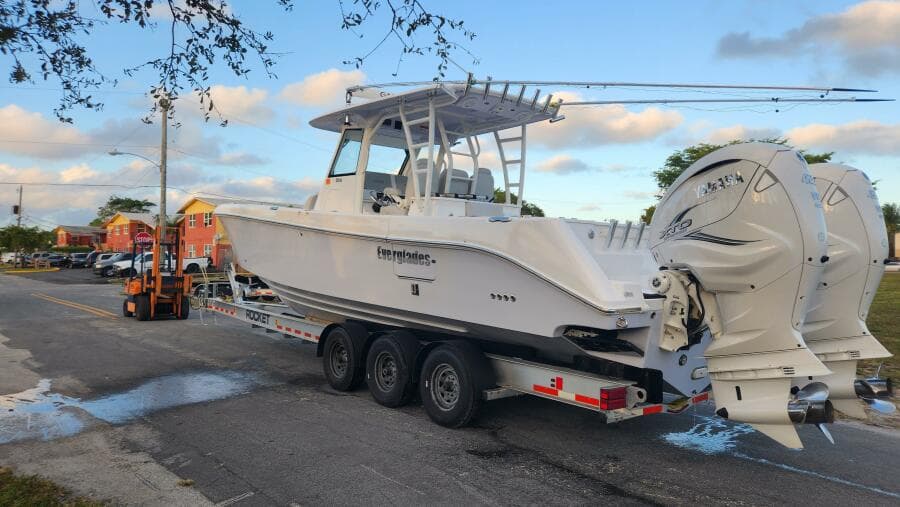2019 Everglades 355 CC