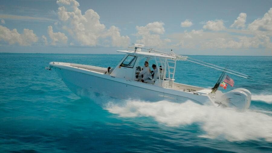 2019 Everglades 355 CC