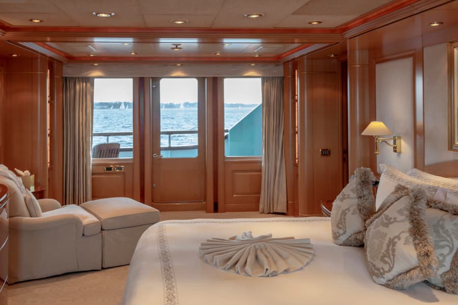 LAUREL 240'/73.15m Delta 2006/2014