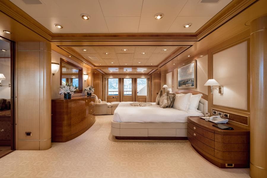LAUREL 240'/73.15m Delta 2006/2014