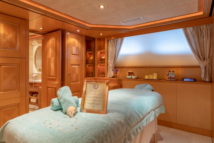 LAUREL 240'/73.15m Delta 2006/2014