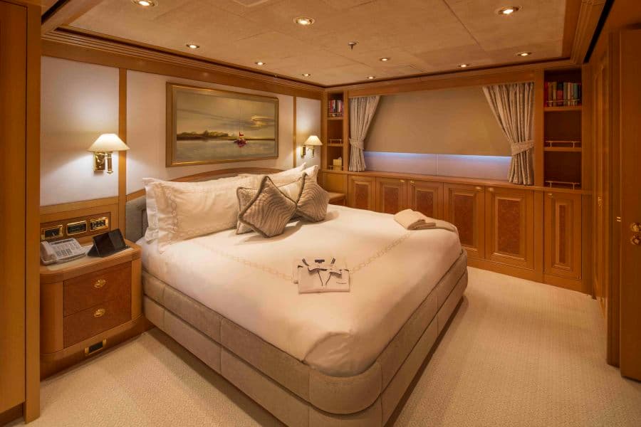 LAUREL 240'/73.15m Delta 2006/2014