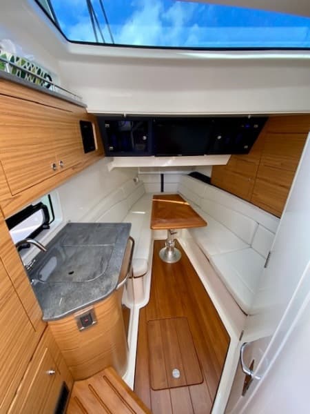 2020 Boston Whaler 380 Realm