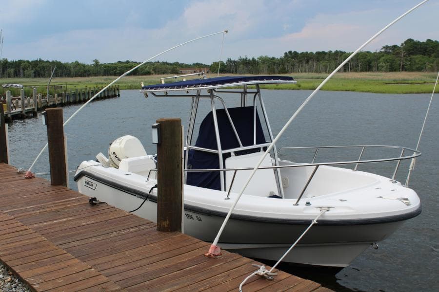 1999 Boston Whaler 23 Outrage