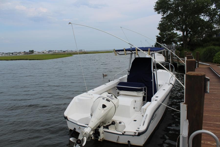 1999 Boston Whaler 23 Outrage