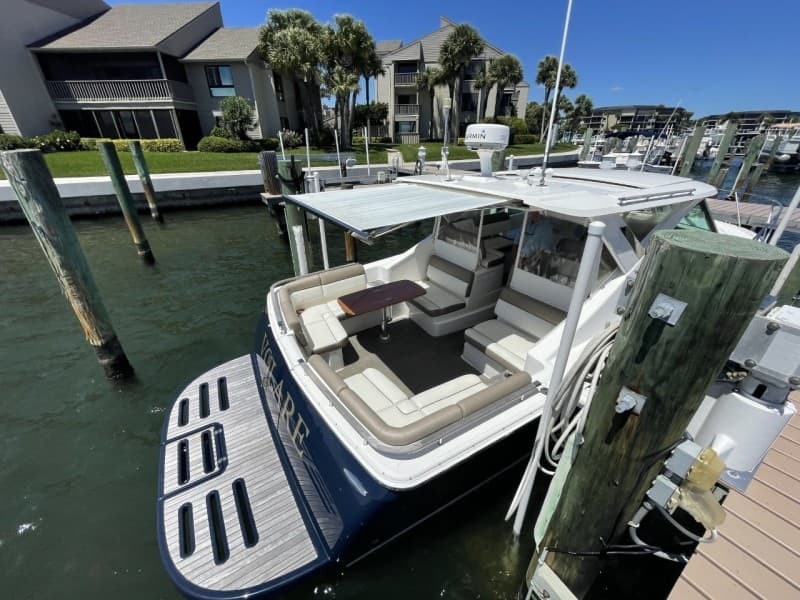 2015 Tiara Sport 3100 Coronet - sunshade open