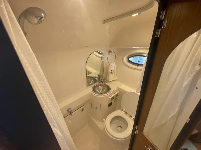 2015 Tiara Sport 3100 Coronet - head