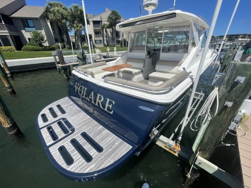 2015 Tiara Sport 3100 Coronet - dive platform