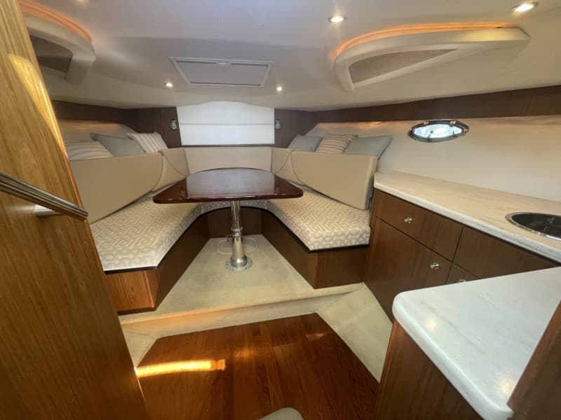 2015 Tiara Sport 3100 Coronet - galley