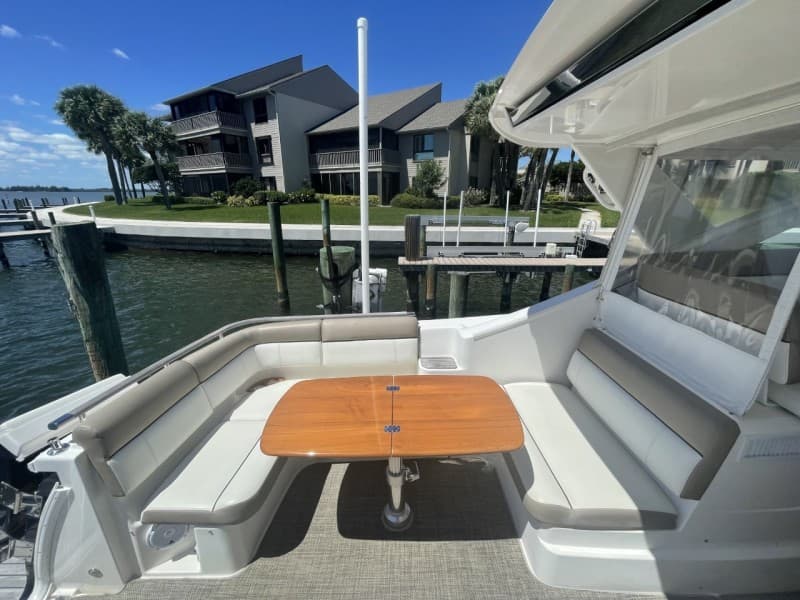 2015 Tiara Sport 3100 Coronet - cockpit
