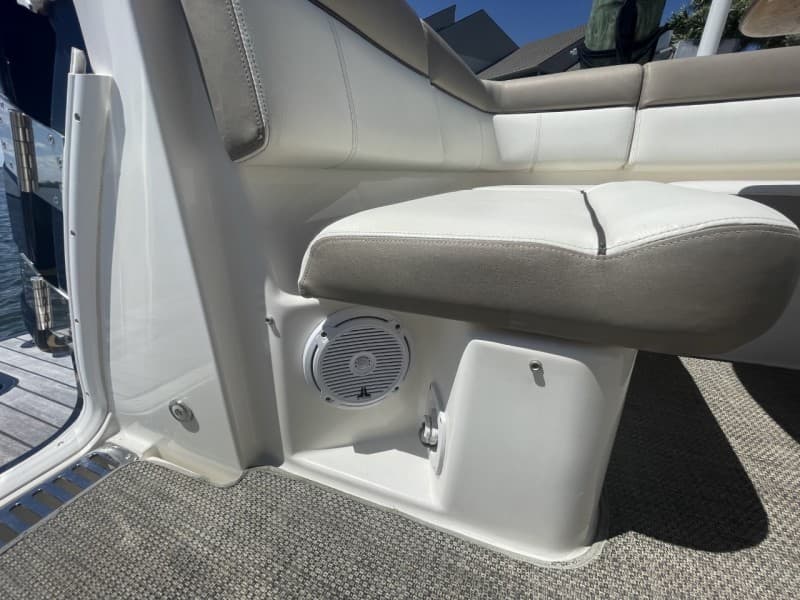 2015 Tiara Sport 3100 Coronet - jl audio