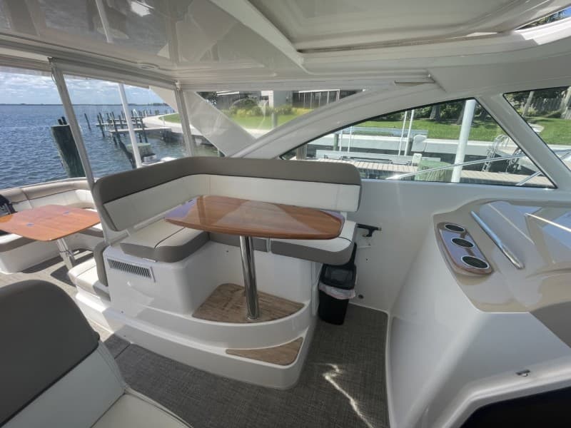 2015 Tiara Sport 3100 Coronet - helm