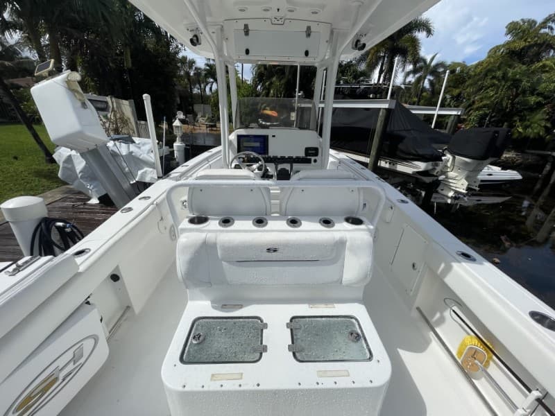 2015 Sea Hunt 27 Gamefish - bait well