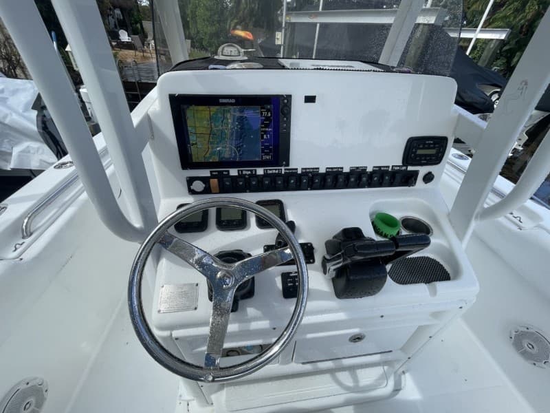 2015 Sea Hunt 27 Gamefish - console