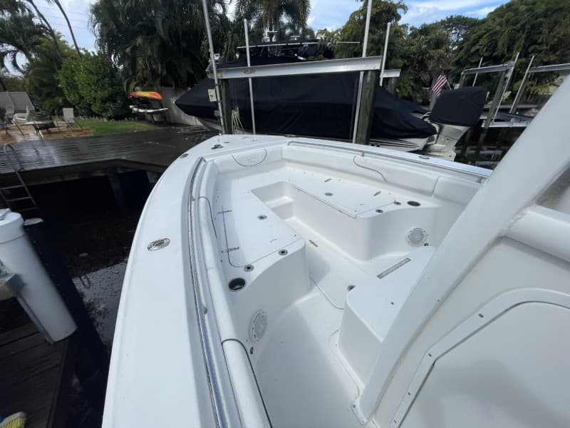 2015 Sea Hunt 27 Gamefish - bow