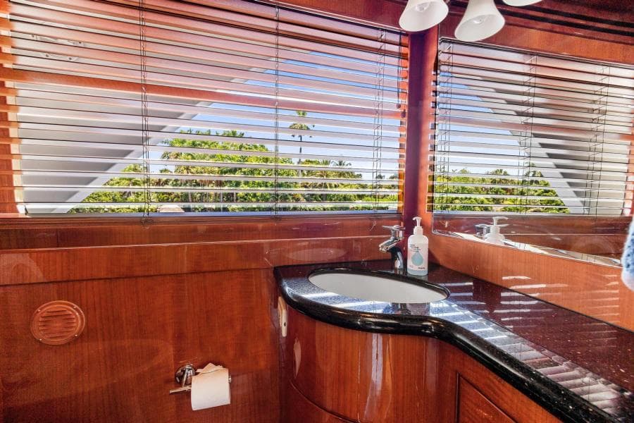 2006 Jefferson Starship Pilothouse