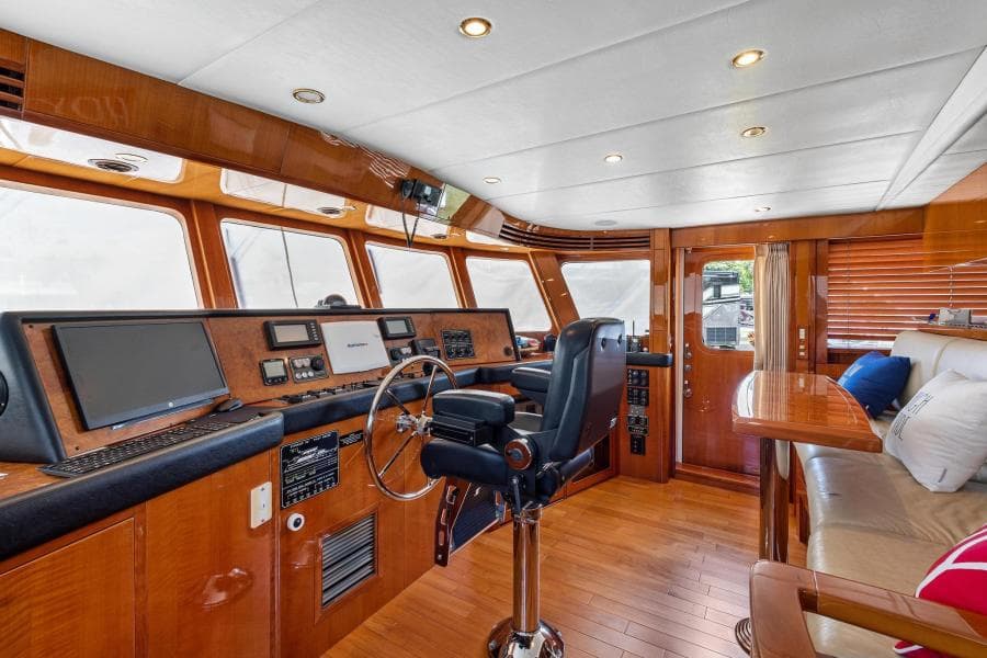 2006 Jefferson Starship Pilothouse