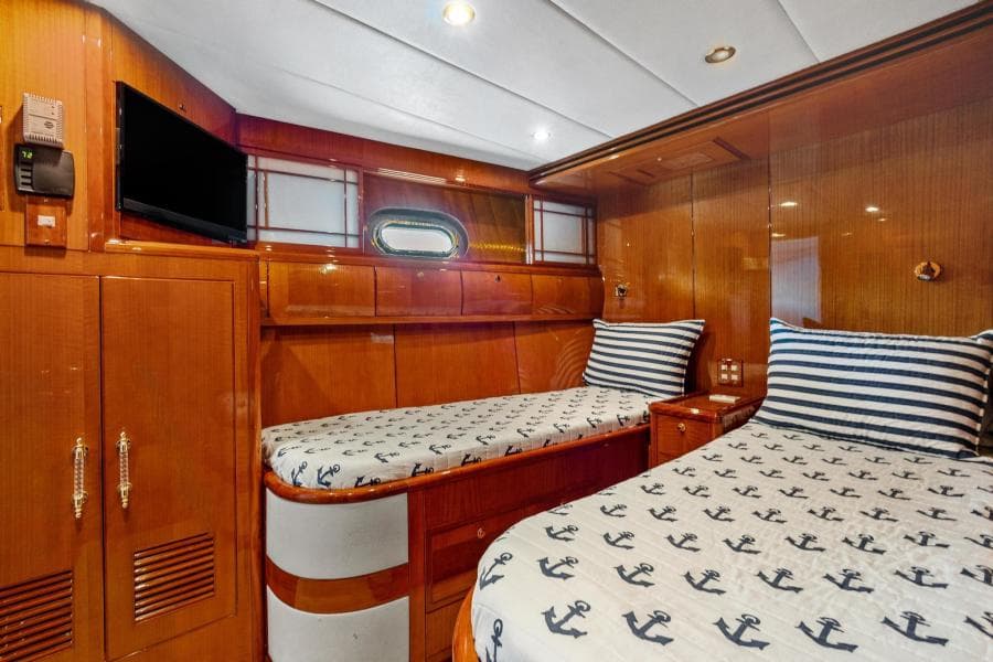 2006 Jefferson Starship Pilothouse