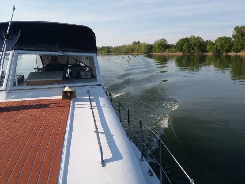 3 Under The Wire 1979 Chris Craft Catalina Deck Port