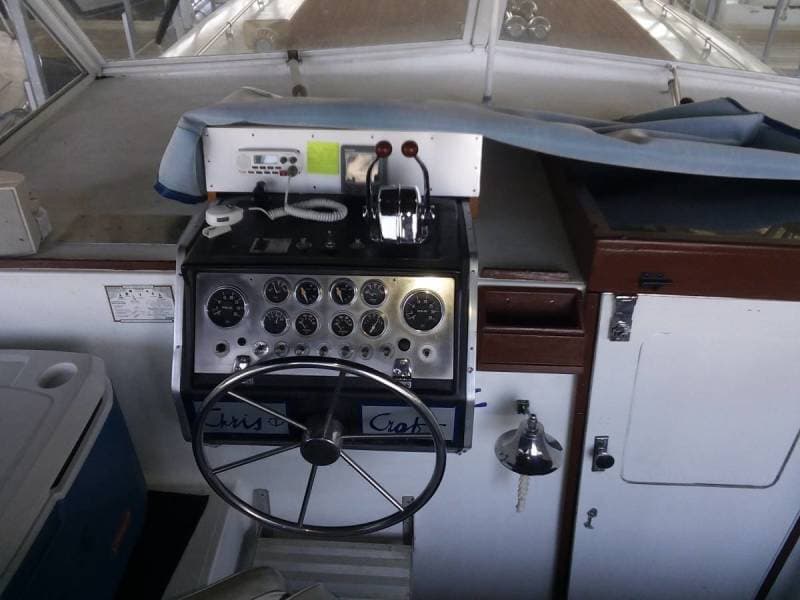 10 Under The Wire 1979 Chris Craft Catalina Control Panel