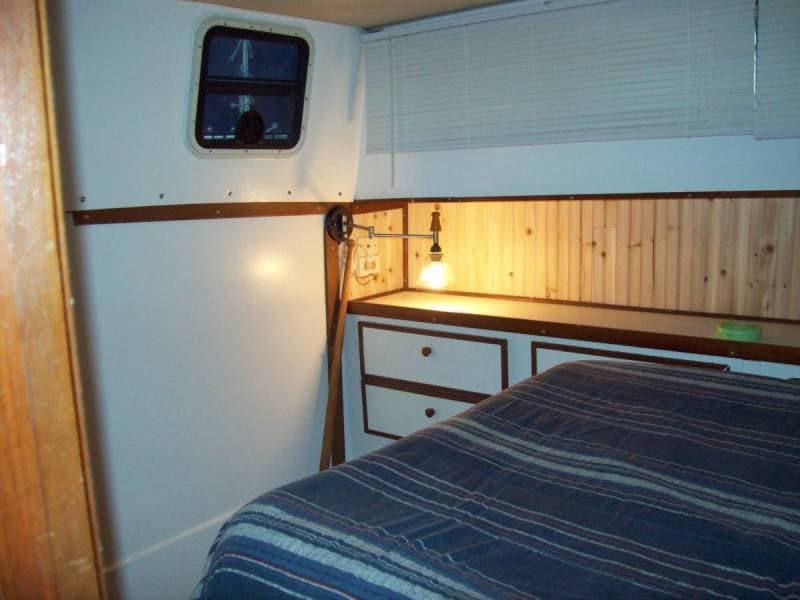 32 Under The Wire 1979 Chris Craft Catalina Rear Window
