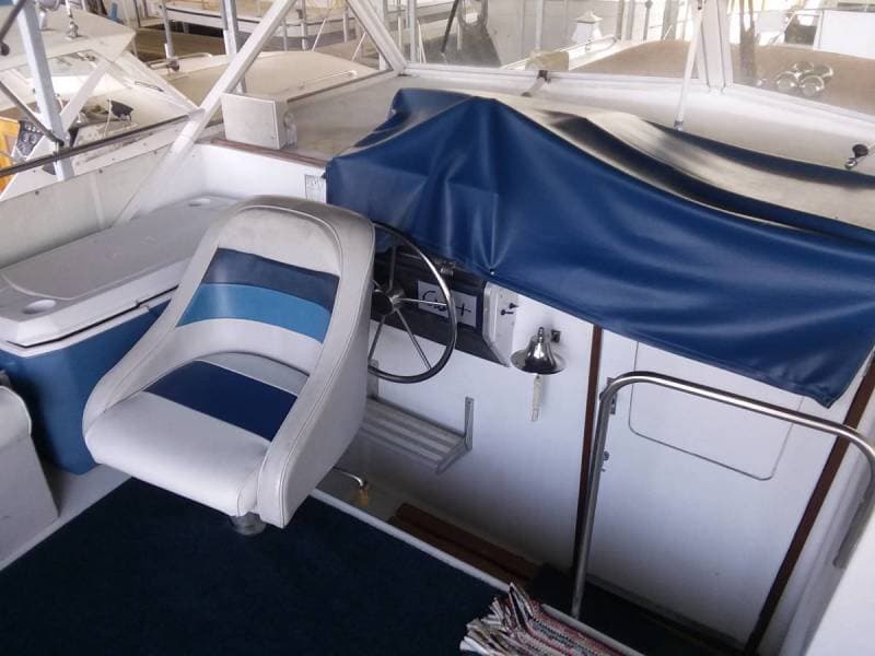 11 Under The Wire 1979 Chris Craft Catalina Captain Seat
