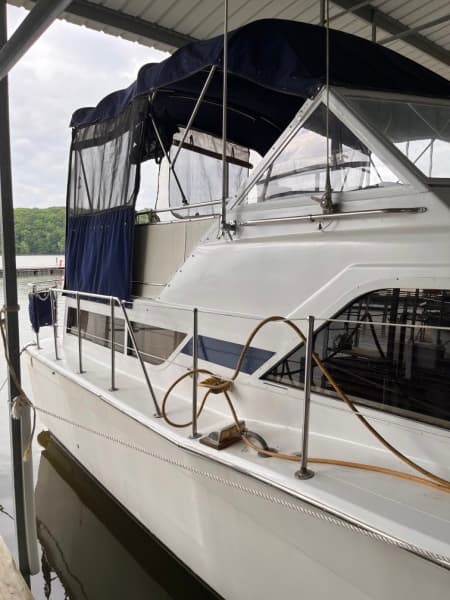 5 Under The Wire 1979 Chris Craft Catalina 