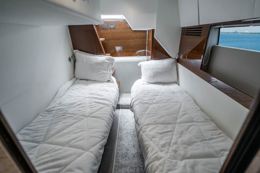 2018 Princess F62