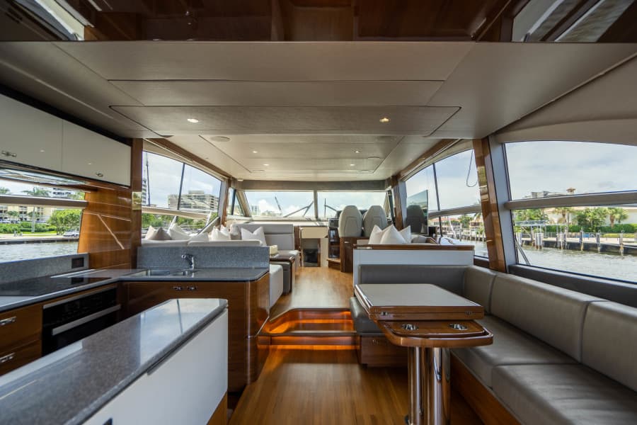2018 Princess F62