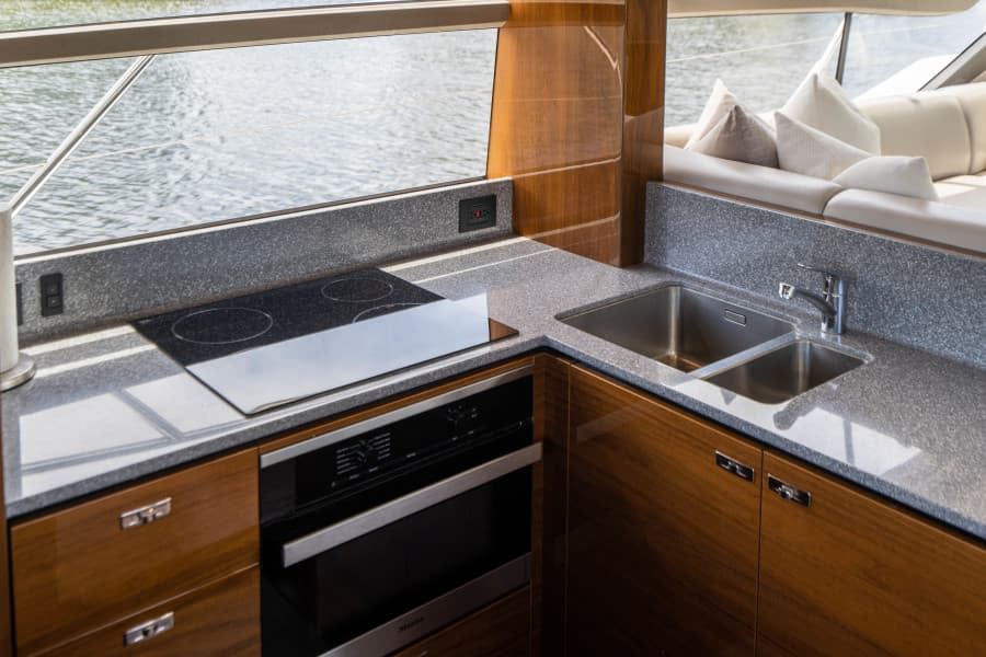 2018 Princess F62