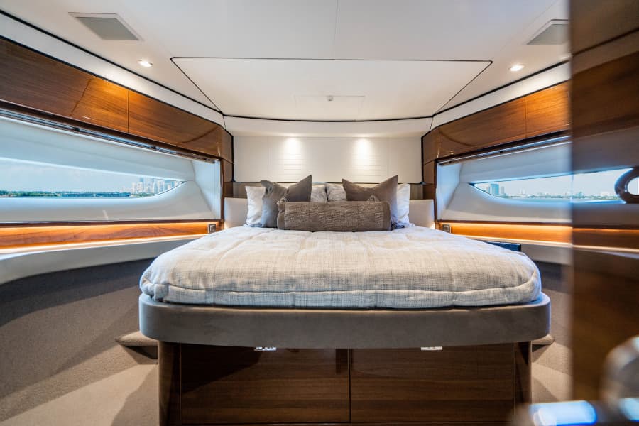 2018 Princess F62