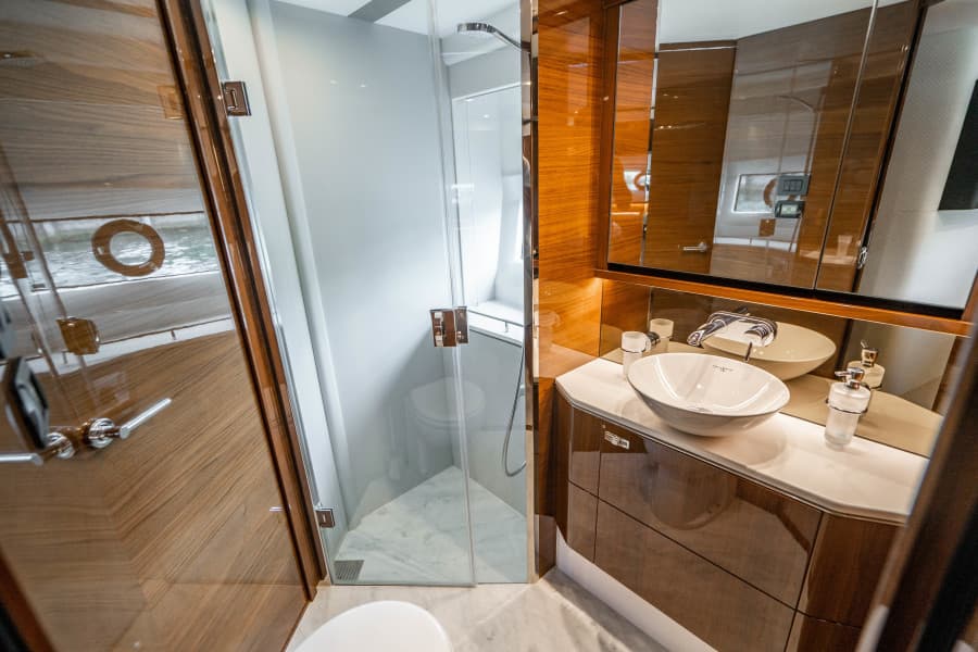 2018 Princess F62