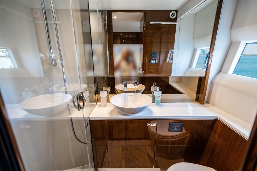2018 Princess F62