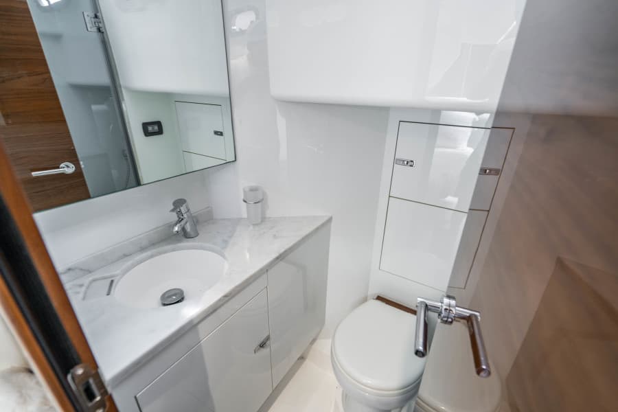 2018 Princess F62