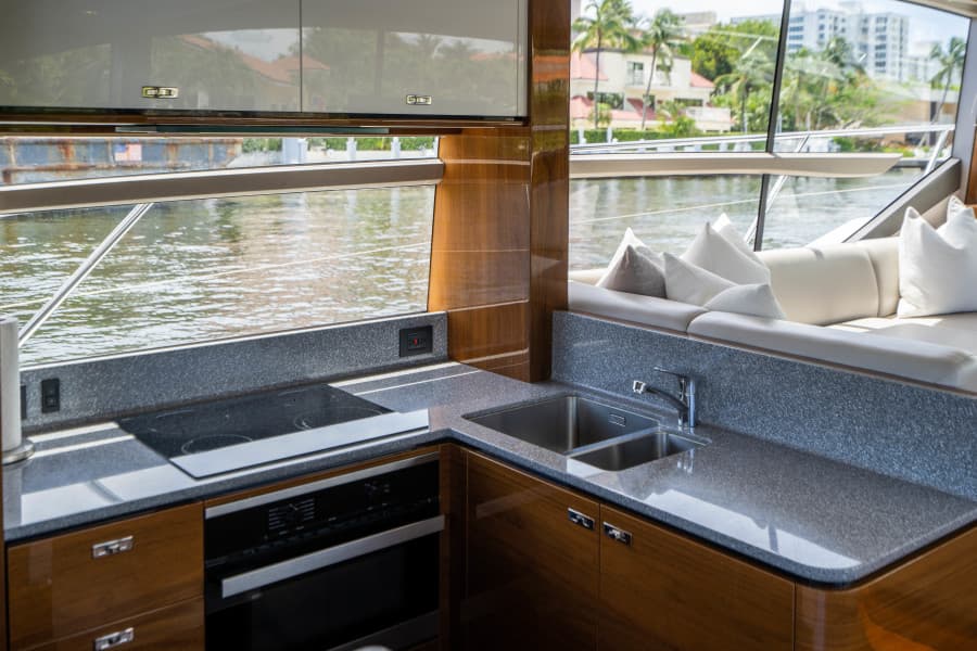 2018 Princess F62