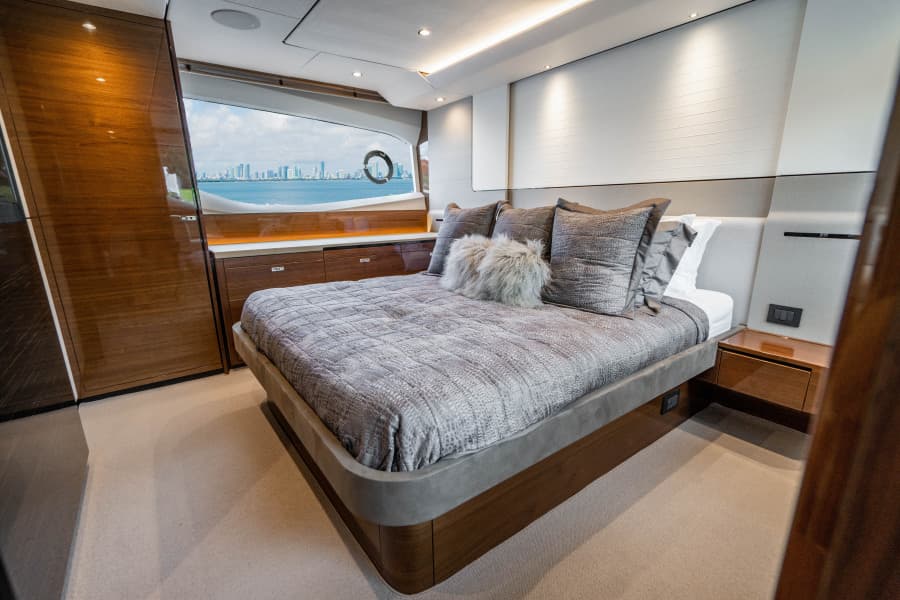 2018 Princess F62