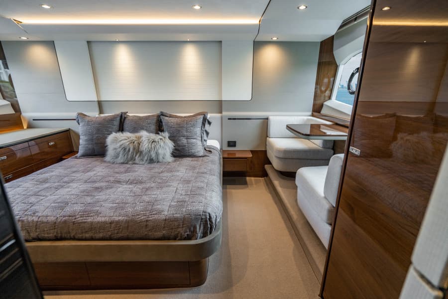 2018 Princess F62