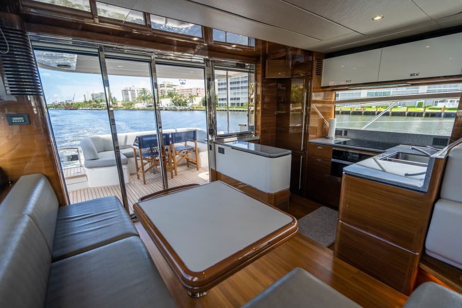 2018 Princess F62