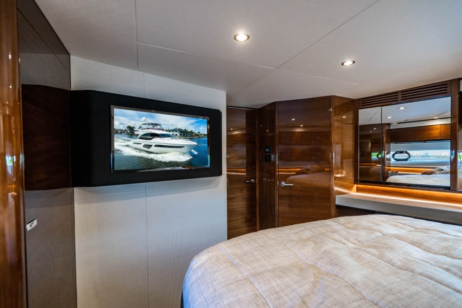 2018 Princess F62