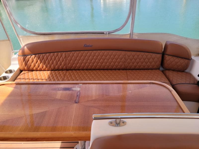 2005 Rinker Fiesta Vee 342