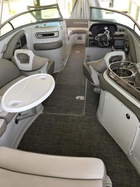 2019 Crownline E275XS
