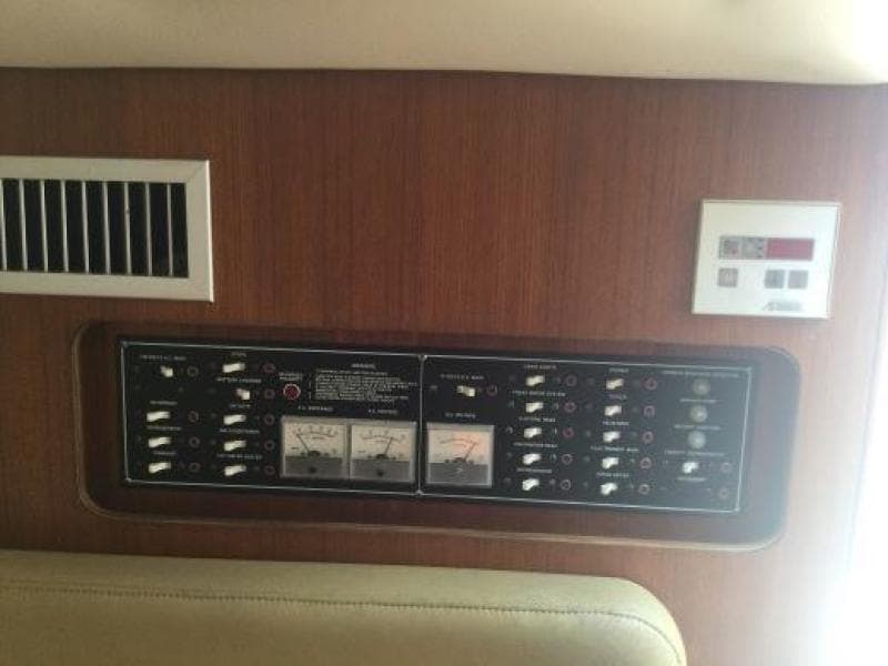 30' Pursuit electrical panel