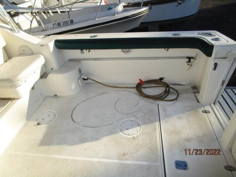 30' Pursuit cockpit starboard
