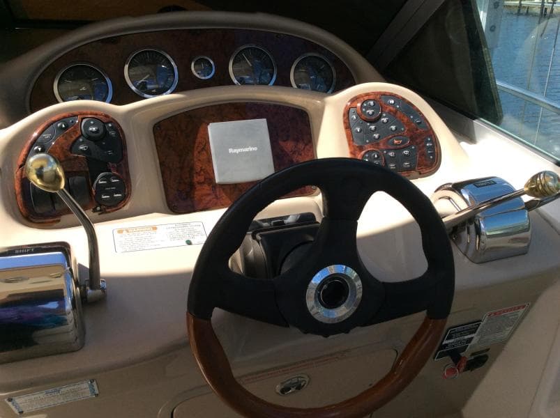 2003 Sea Ray 320