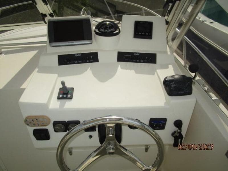 25' Carolina Classic helm
