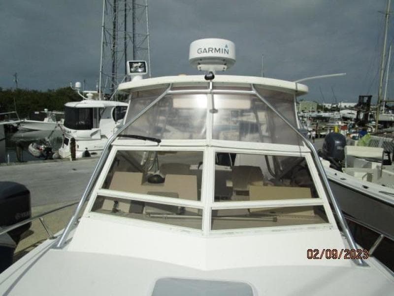 25' Carolina Classic foredeck aft