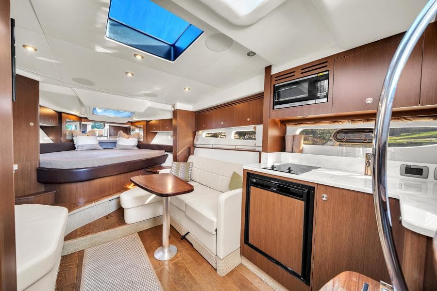 2019 Sea Ray Sundancer Coupe