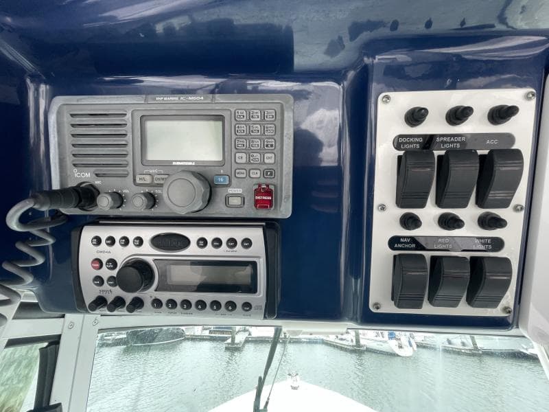 2007 Everglades 290 Pilot